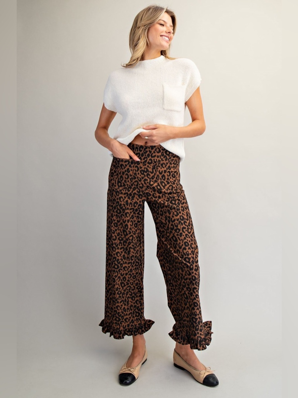 Leopard Ruffle Hem Straight Leg Cropped Pants - eesome - Picture 7 of 9